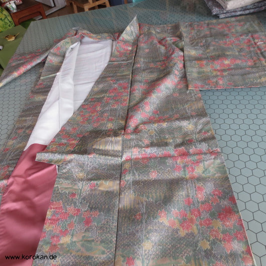 Bäume Kasuri Tsumugi Seiden Kimono