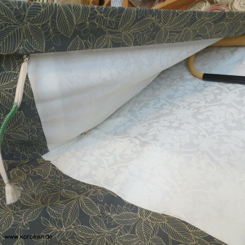 Haori Kimono Jacke aus Seide, allover Blättermuster
