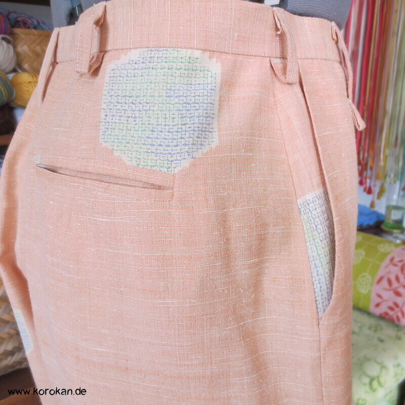 weite Bundfalten Hose Kimono Tsumugi Seiden Kasuri Kikko Stoff, Glasknopf, Gr. 44