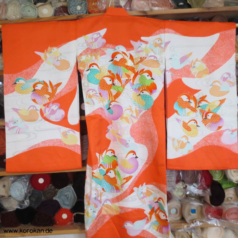 kleine Mädchen Furisode - Prachtkimono, Mandarinenten, Goldstickerei