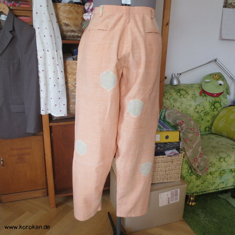 weite Bundfalten Hose Kimono Tsumugi Seiden Kasuri Kikko Stoff, Glasknopf, Gr. 44
