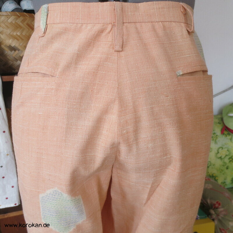 weite Bundfalten Hose Kimono Tsumugi Seiden Kasuri Kikko Stoff, Glasknopf, Gr. 44