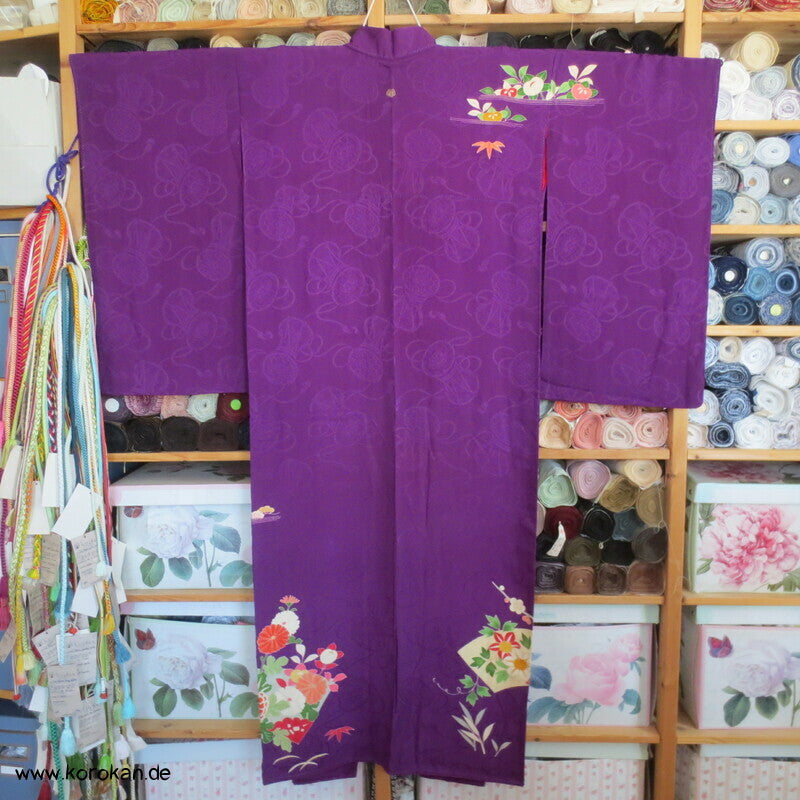 Furisode Seiden Kimono, Murasaki lila, antik, teilbestickt
