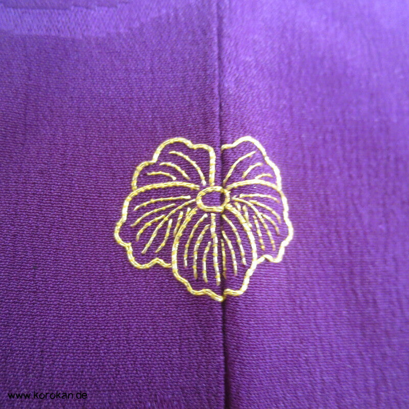 Furisode Seiden Kimono, Murasaki lila, antik, teilbestickt