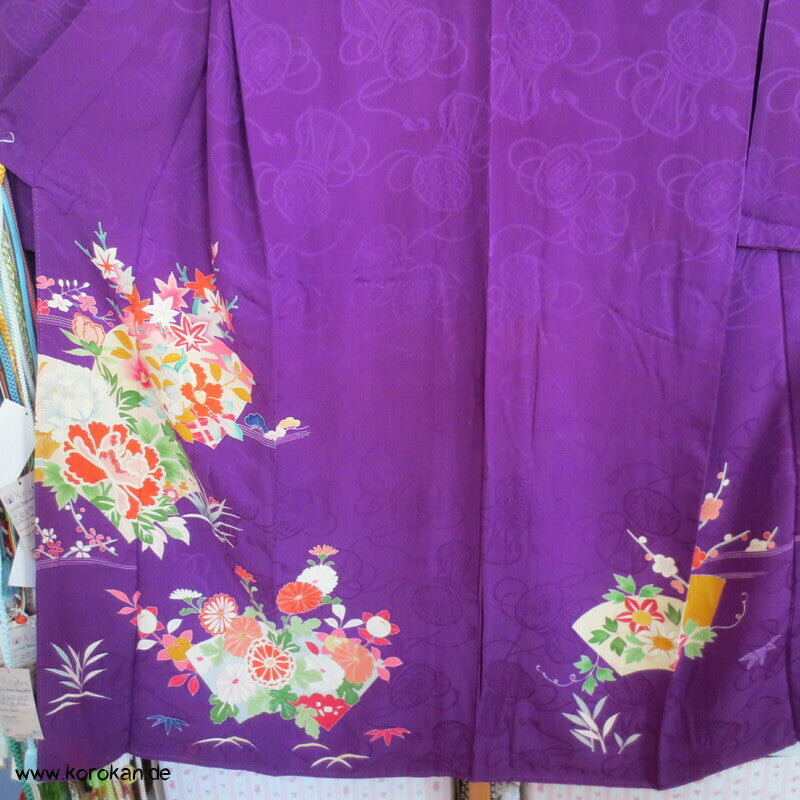Furisode Seiden Kimono, Murasaki lila, antik, teilbestickt