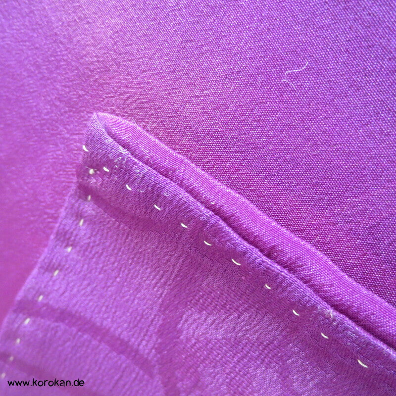 Furisode Seiden Kimono, Murasaki lila, antik, teilbestickt