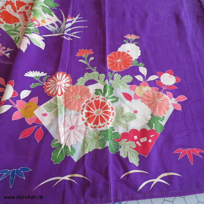 Furisode Seiden Kimono, Murasaki lila, antik, teilbestickt