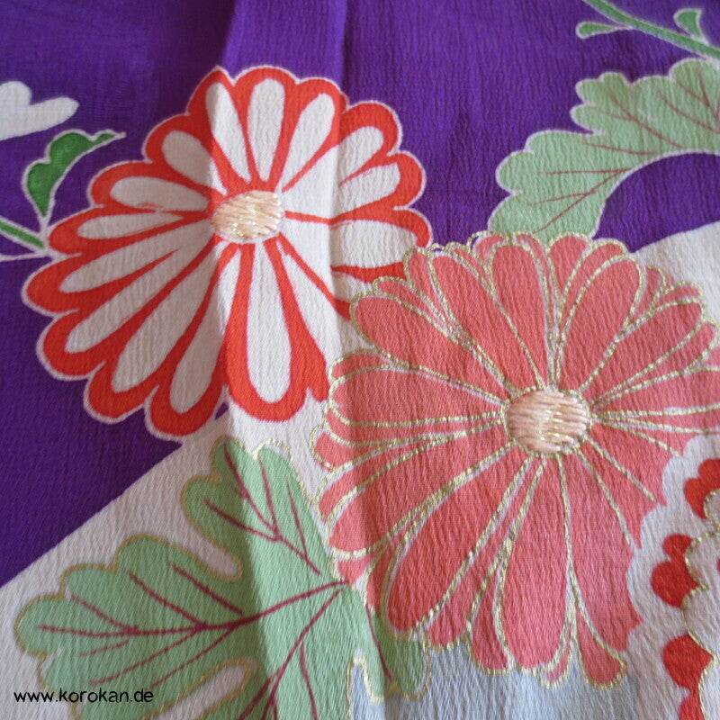 Furisode Seiden Kimono, Murasaki lila, antik, teilbestickt
