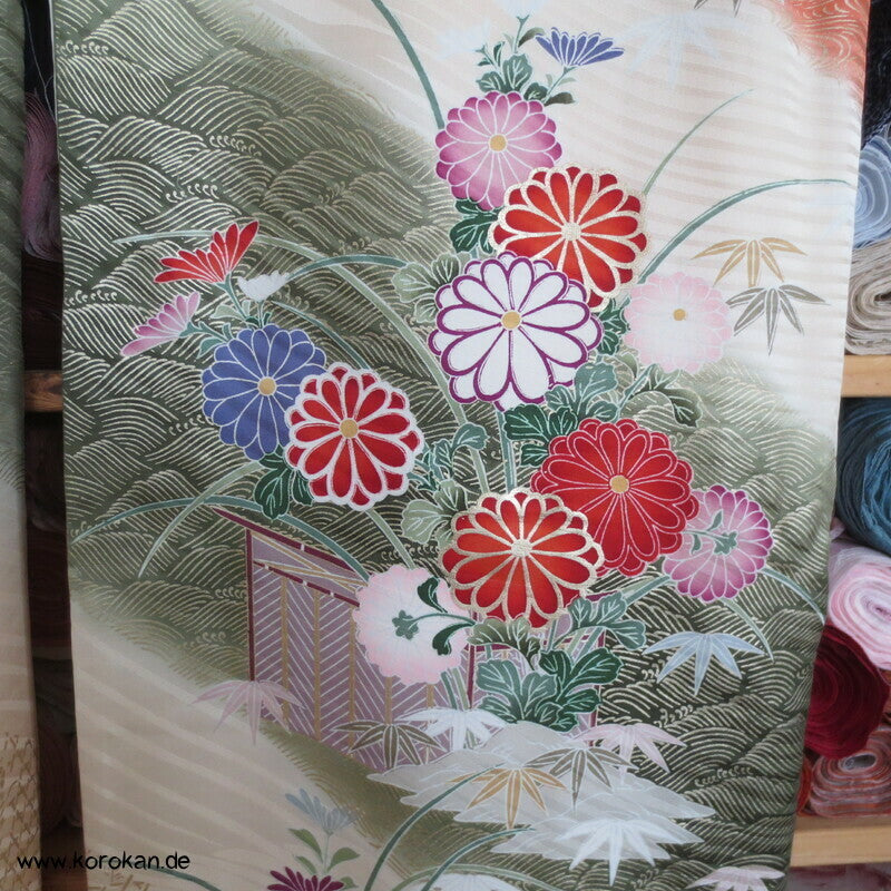 Golddruckmuster auf diagonalen Streifen Seidendamast Furisode Kimono