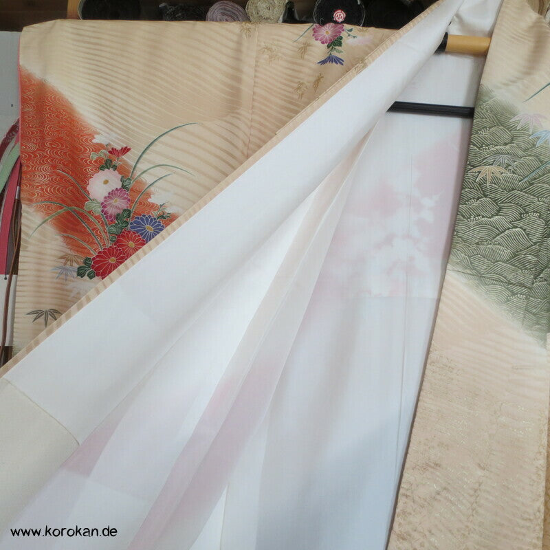Golddruckmuster auf diagonalen Streifen Seidendamast Furisode Kimono