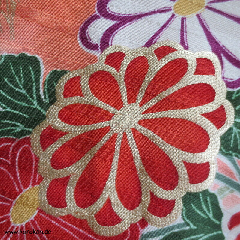 Golddruckmuster auf diagonalen Streifen Seidendamast Furisode Kimono