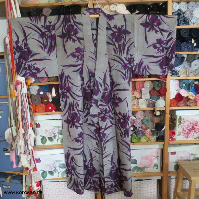lila Irismuster Hitoe ungefütterter Kimono japanische Meisen Seide