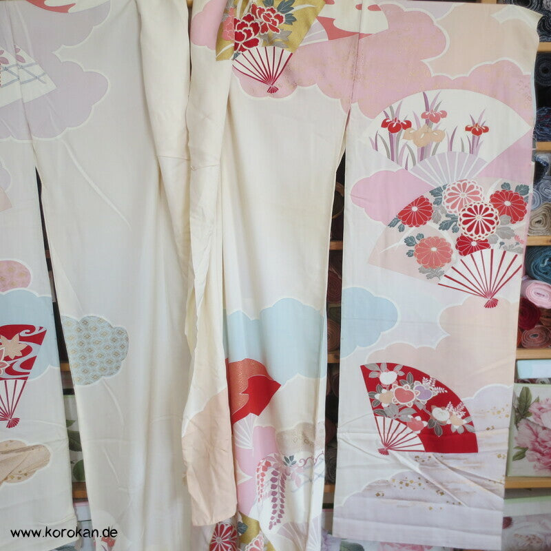 Fächer, Blüten Furisode, Seidendamast Karieba Kimono Stoff