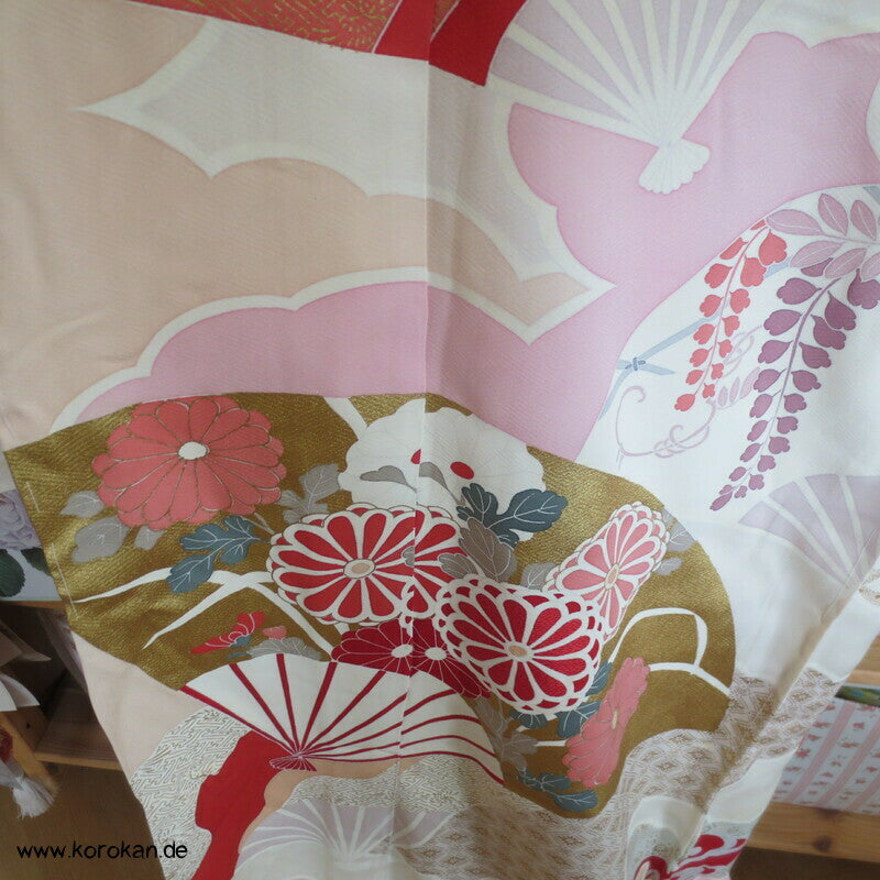 Fächer, Blüten Furisode, Seidendamast Karieba Kimono Stoff
