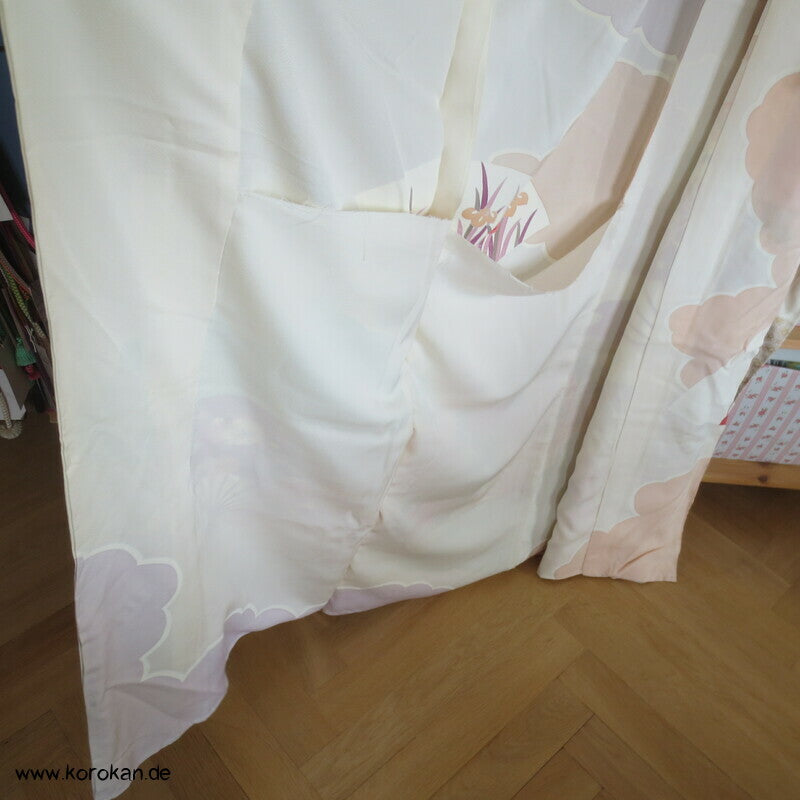 Fächer, Blüten Furisode, Seidendamast Karieba Kimono Stoff