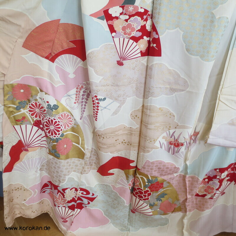 Fächer, Blüten Furisode, Seidendamast Karieba Kimono Stoff