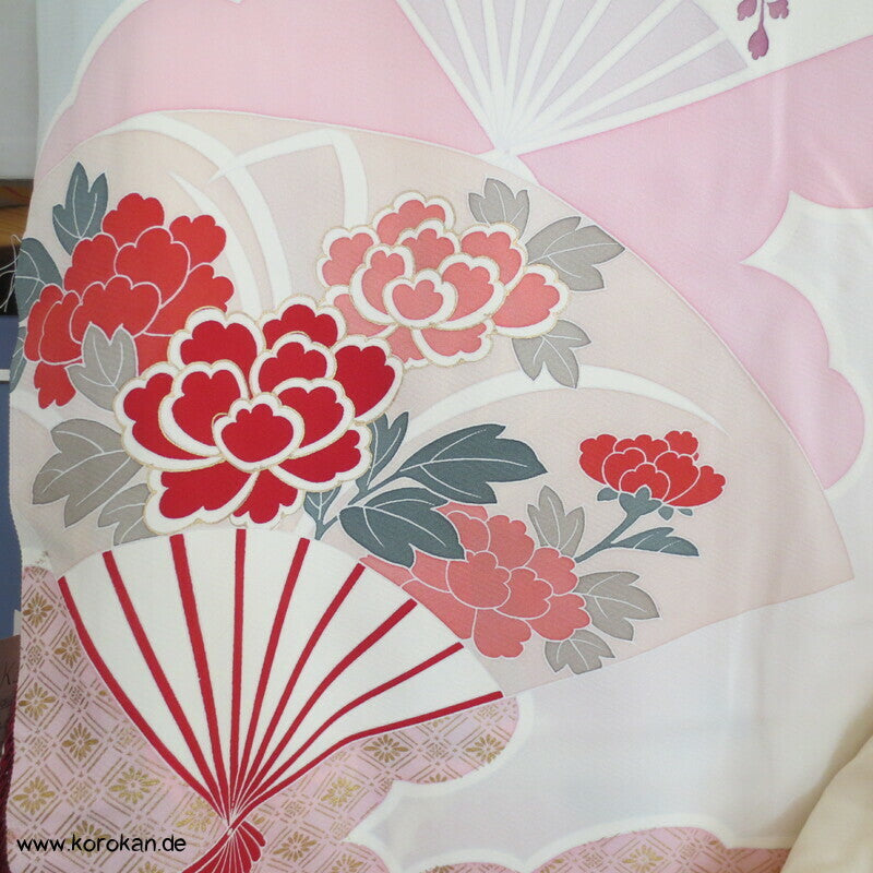 Fächer, Blüten Furisode, Seidendamast Karieba Kimono Stoff