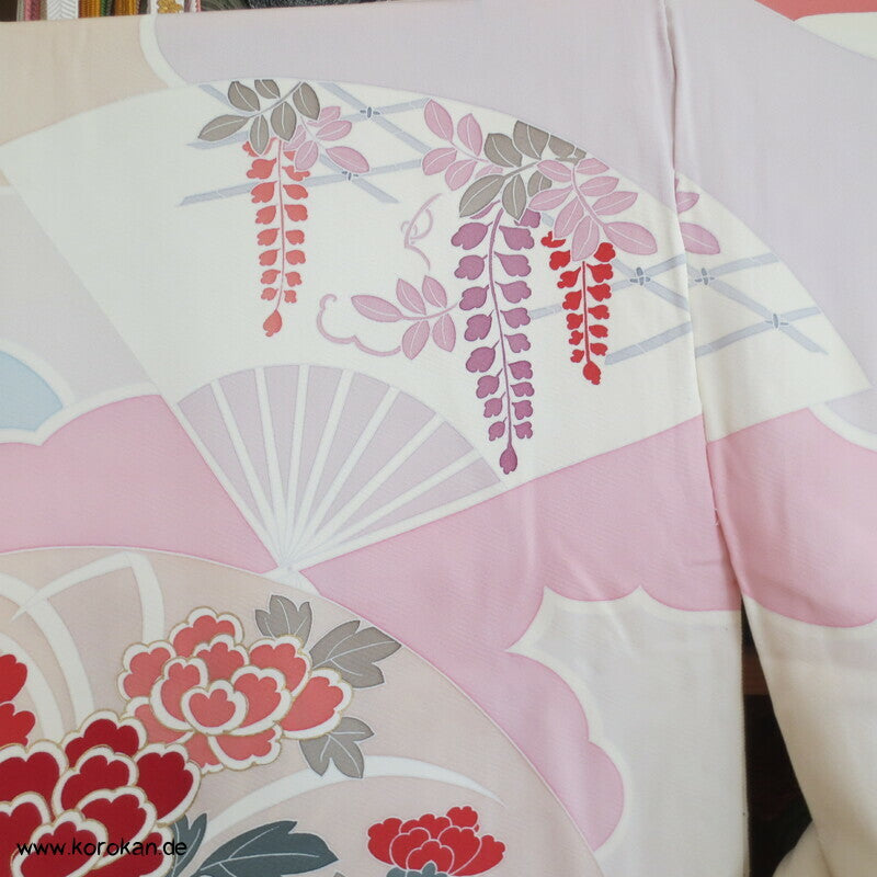 Fächer, Blüten Furisode, Seidendamast Karieba Kimono Stoff