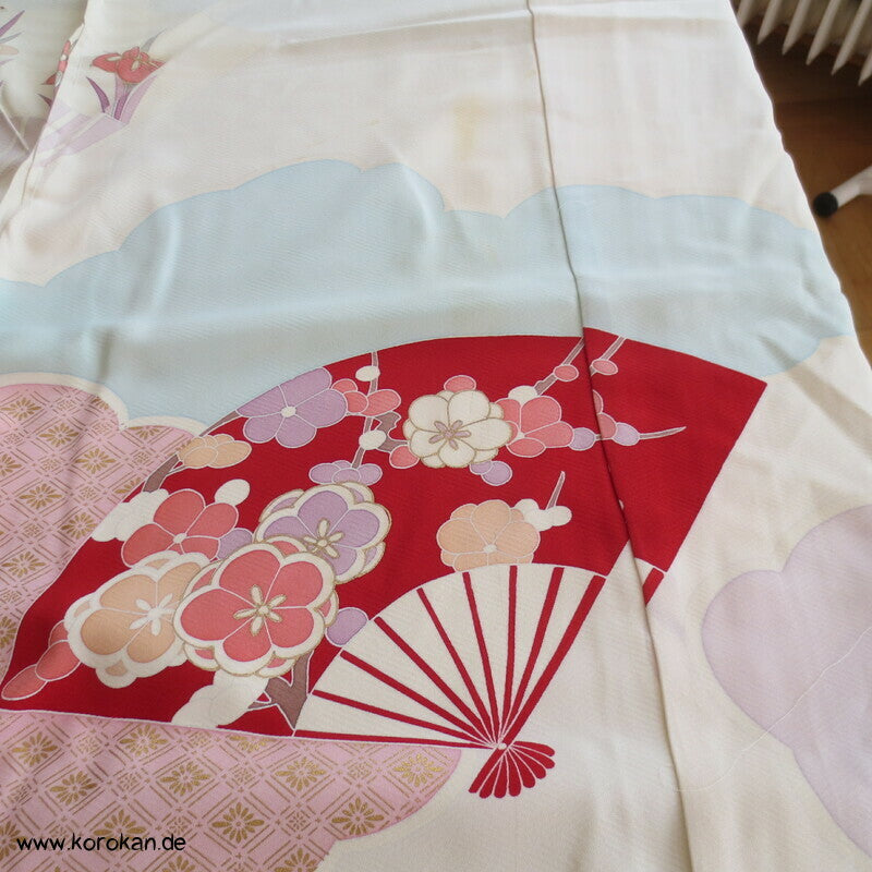 Fächer, Blüten Furisode, Seidendamast Karieba Kimono Stoff