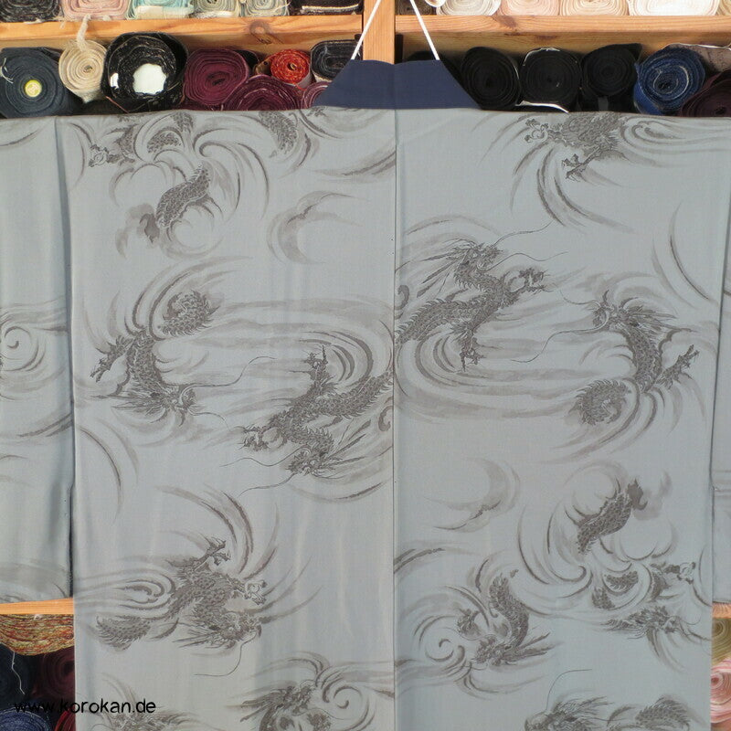 graue Drachen Seide, Juban Kimono