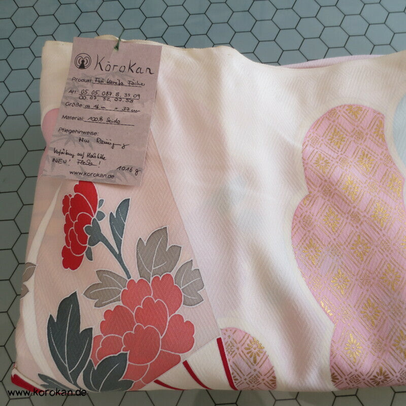 Fächer, Blüten Furisode, Seidendamast Karieba Kimono Stoff