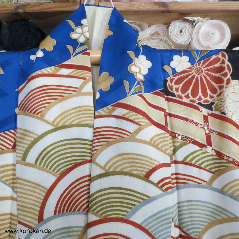 Brücken über Wellen mit Gold und hängenden Blüten Furisode Seidendamast Kimono