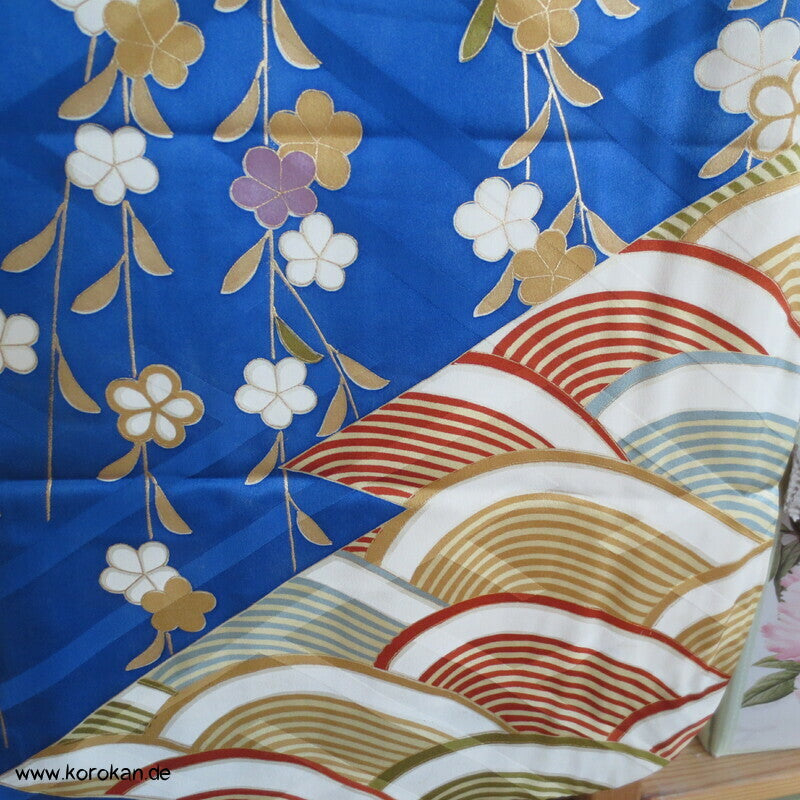 Brücken über Wellen mit Gold und hängenden Blüten Furisode Seidendamast Kimono