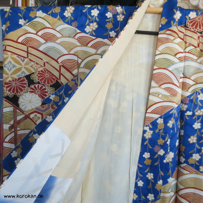 Brücken über Wellen mit Gold und hängenden Blüten Furisode Seidendamast Kimono