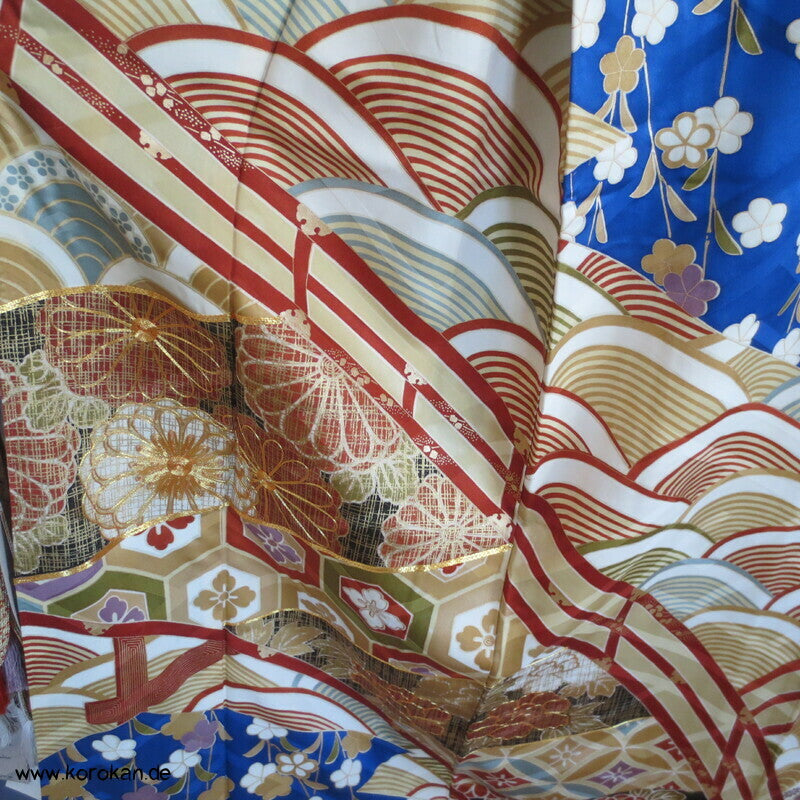 Brücken über Wellen mit Gold und hängenden Blüten Furisode Seidendamast Kimono