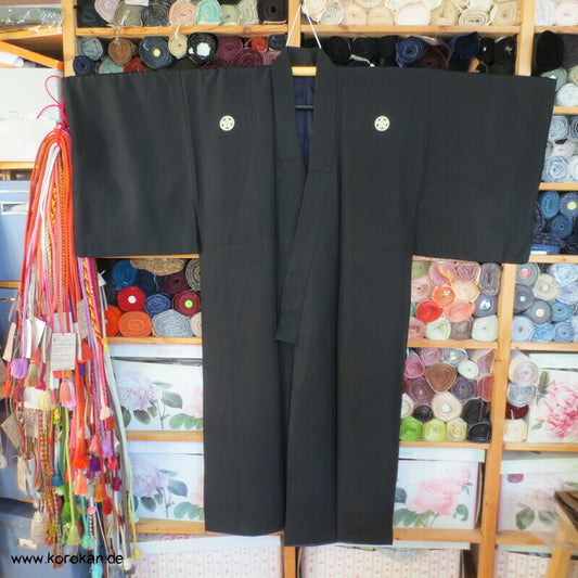 Montsuki, schwarzer Habutai, blaues Baumwollfutter