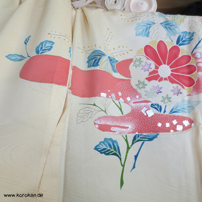 Blüten Furisode Seidendamast Karieba