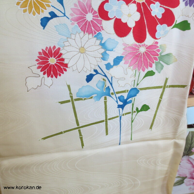Blüten Furisode Seidendamast Karieba