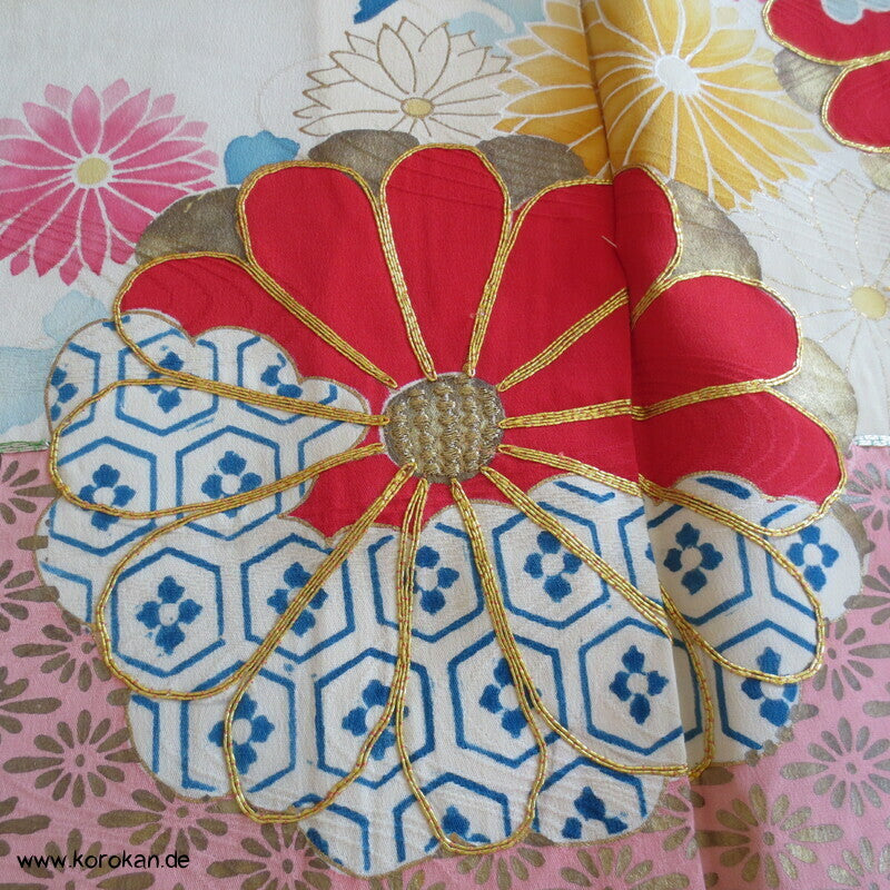 Blüten Furisode Seidendamast Karieba