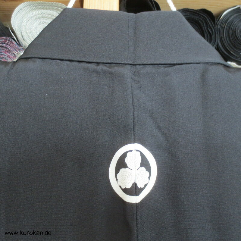 Montsuki Kimono, 5 x 3 Eichenblatt Mon