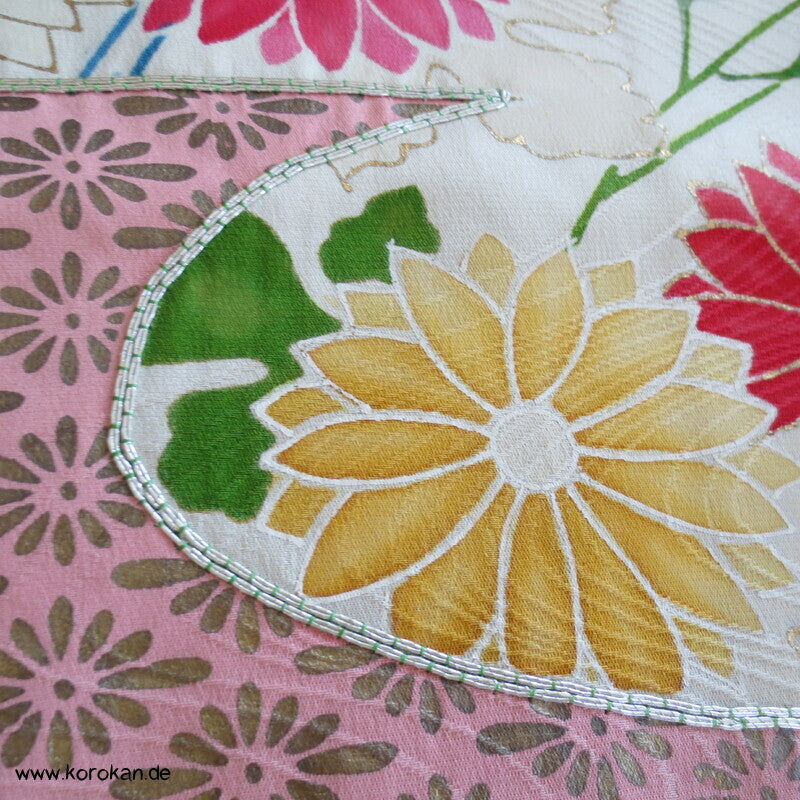 Blüten Furisode Seidendamast Karieba