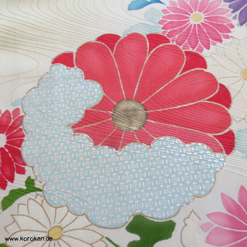 Blüten Furisode Seidendamast Karieba