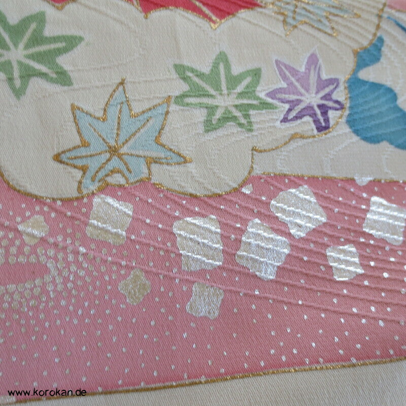 Blüten Furisode Seidendamast Karieba