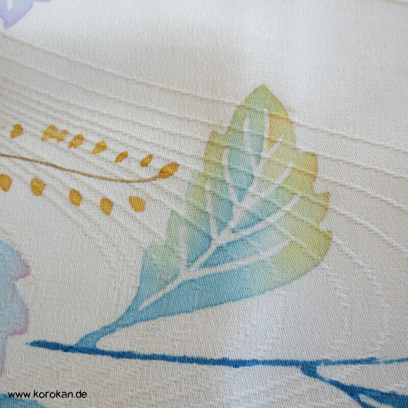 Blüten Furisode Seidendamast Karieba