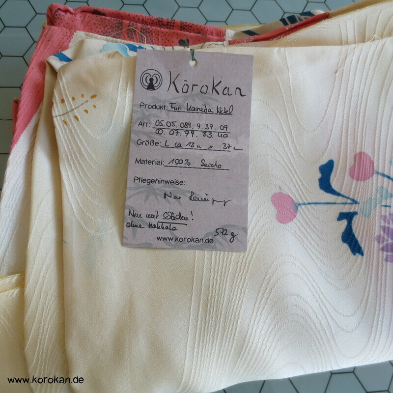 Blüten Furisode Seidendamast Karieba