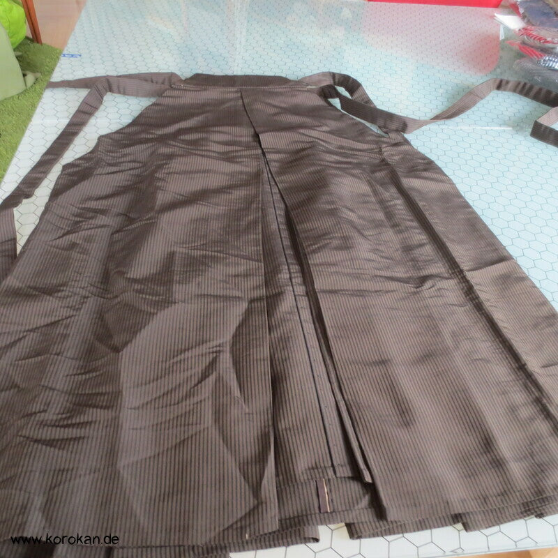 braun schwarz gestreifte Hakama - Andon - Rock - Typ
