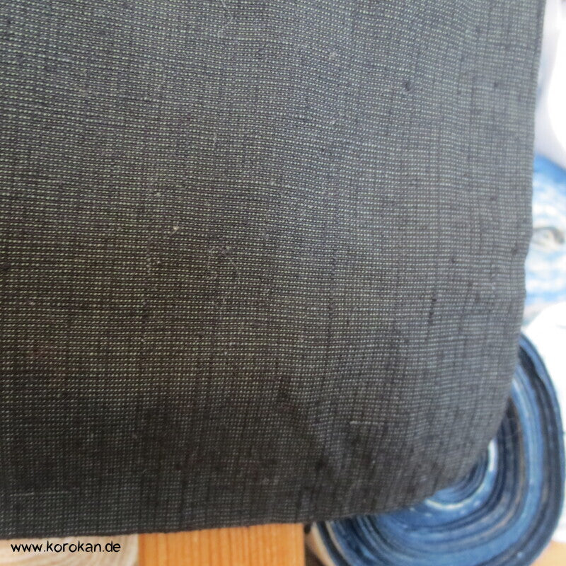 anthrazitgrauer Herren Tsumugi Seiden Kimono,