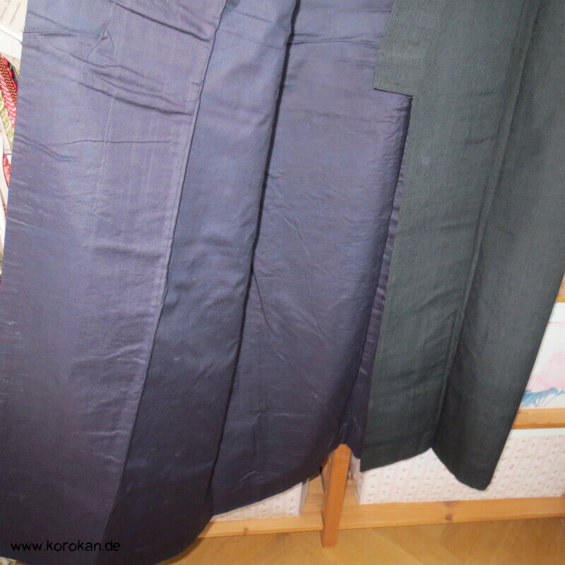 anthrazitgrauer Herren Tsumugi Seiden Kimono,