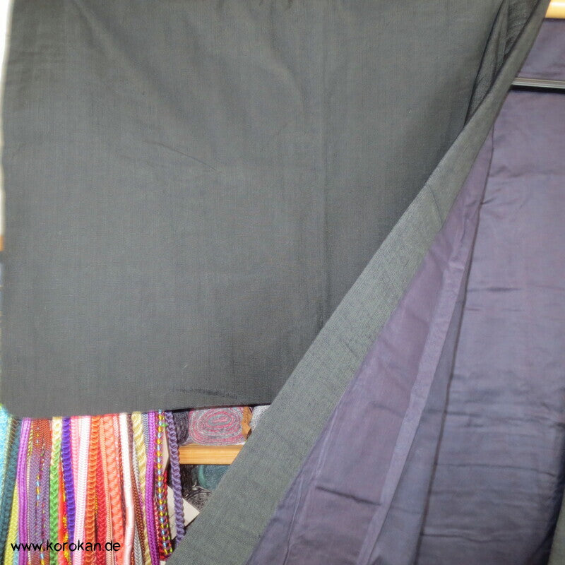 anthrazitgrauer Herren Tsumugi Seiden Kimono,