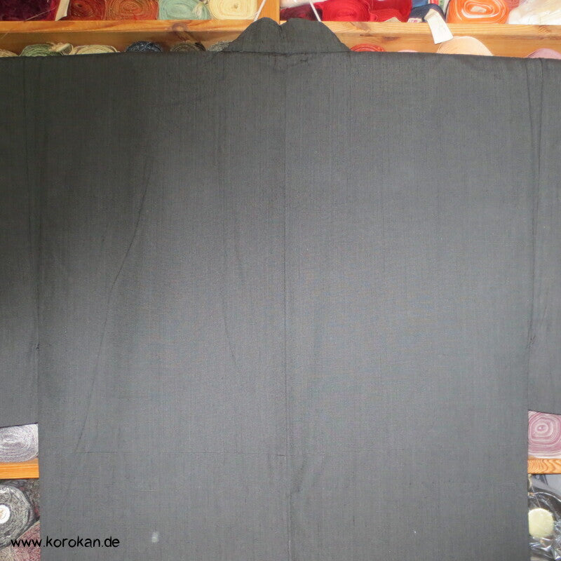 anthrazitgrauer Herren Tsumugi Seiden Kimono,