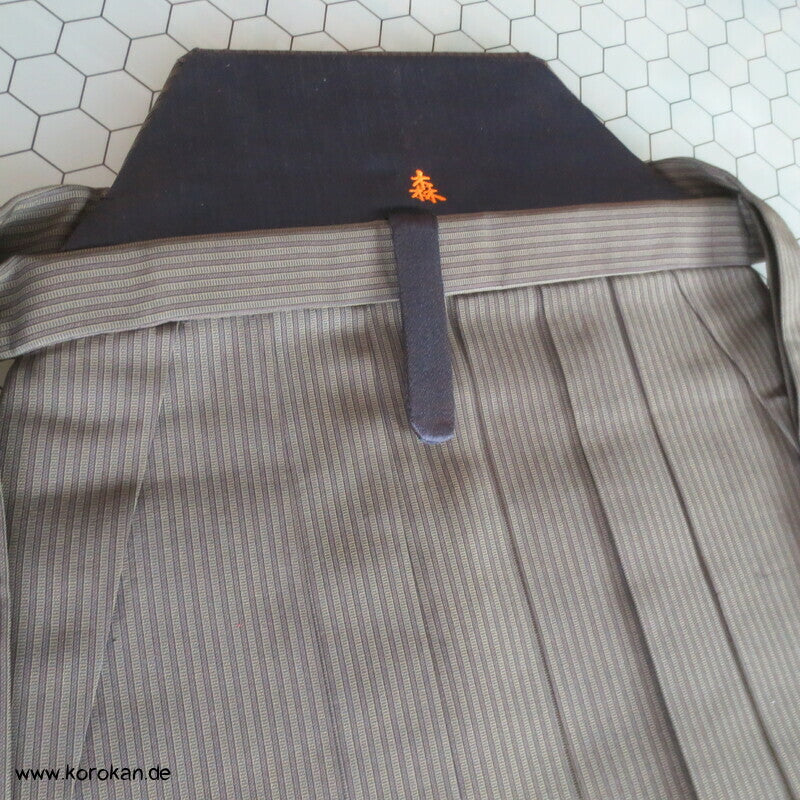 grün gestreifte Hakama - Andon - Rock - Typ