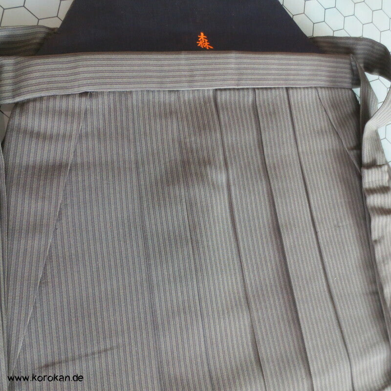 grün gestreifte Hakama - Andon - Rock - Typ