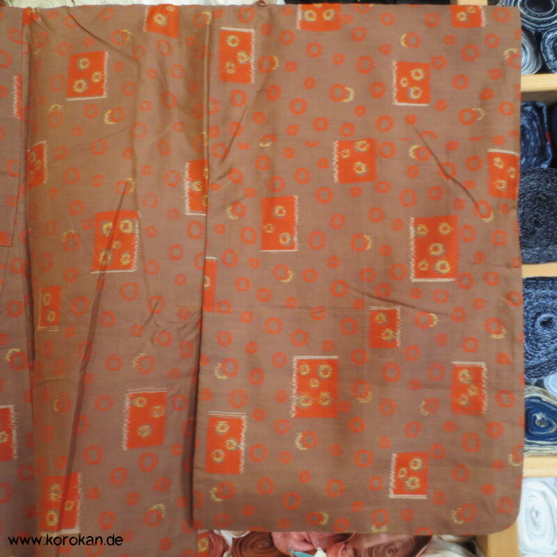 abstraktes Muster auf hellbraun Meisen Seiden Kimono