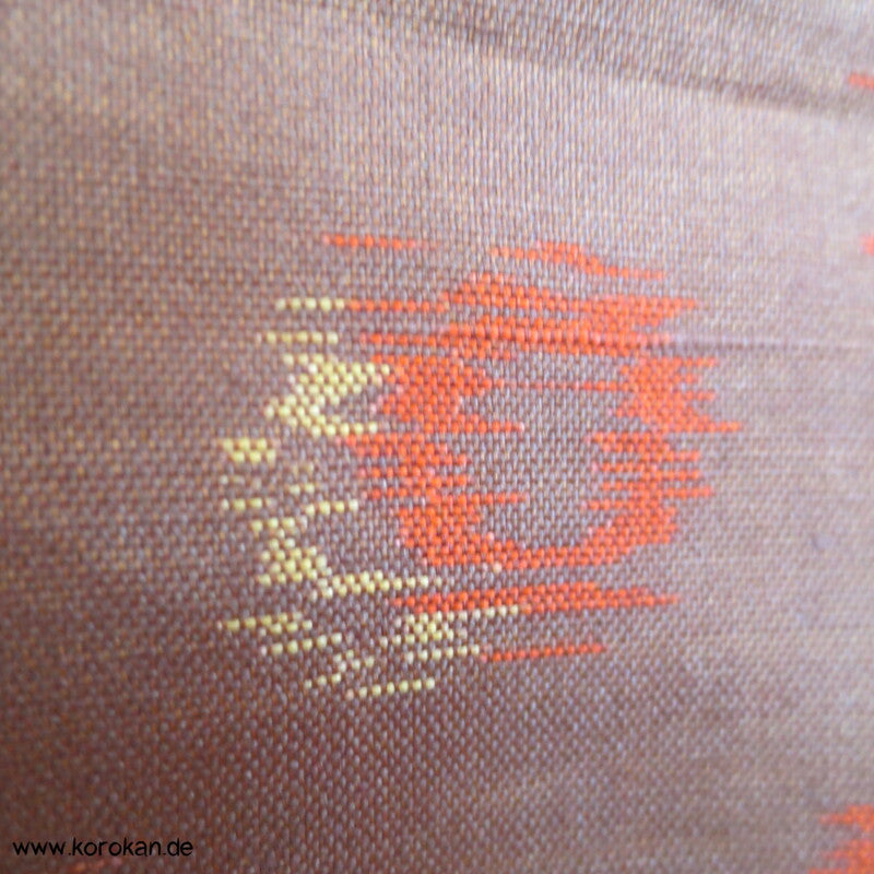 abstraktes Muster auf hellbraun Meisen Seiden Kimono