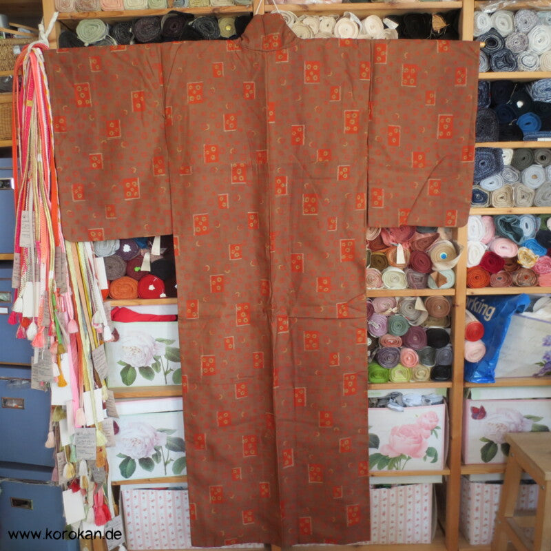 abstraktes Muster auf hellbraun Meisen Seiden Kimono