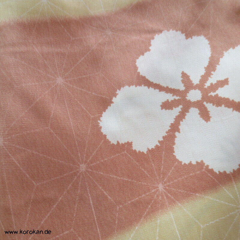japanischer stilisierte Blüten Viscose Juban Kimono Stoff